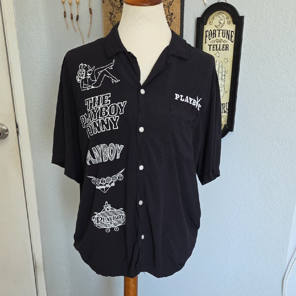 PLAYBOY Black Short-Sleeve Graphic Button-Down Shirt Medium